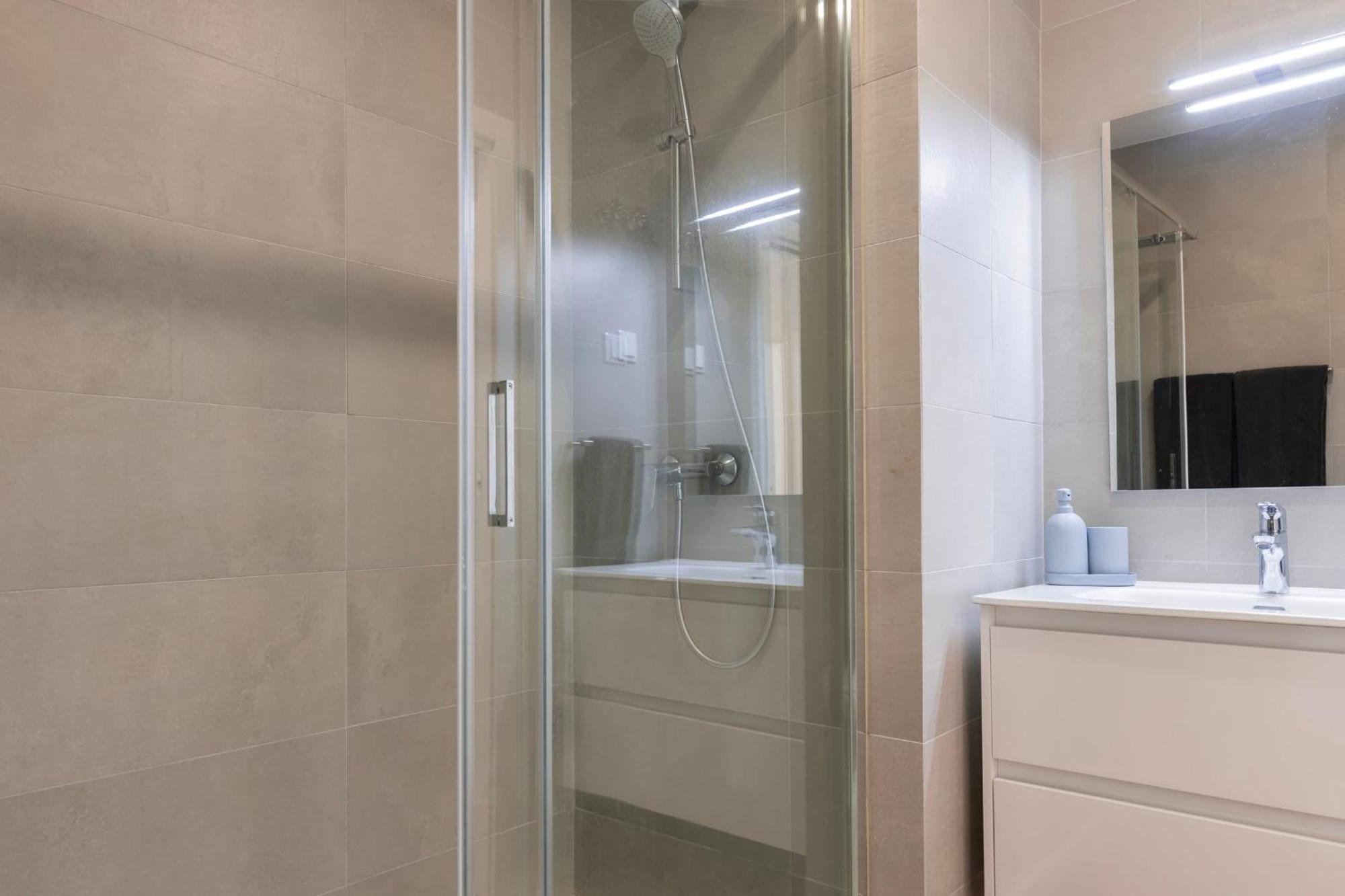 2bdr Charming In Graca By Lovelystay Appartement